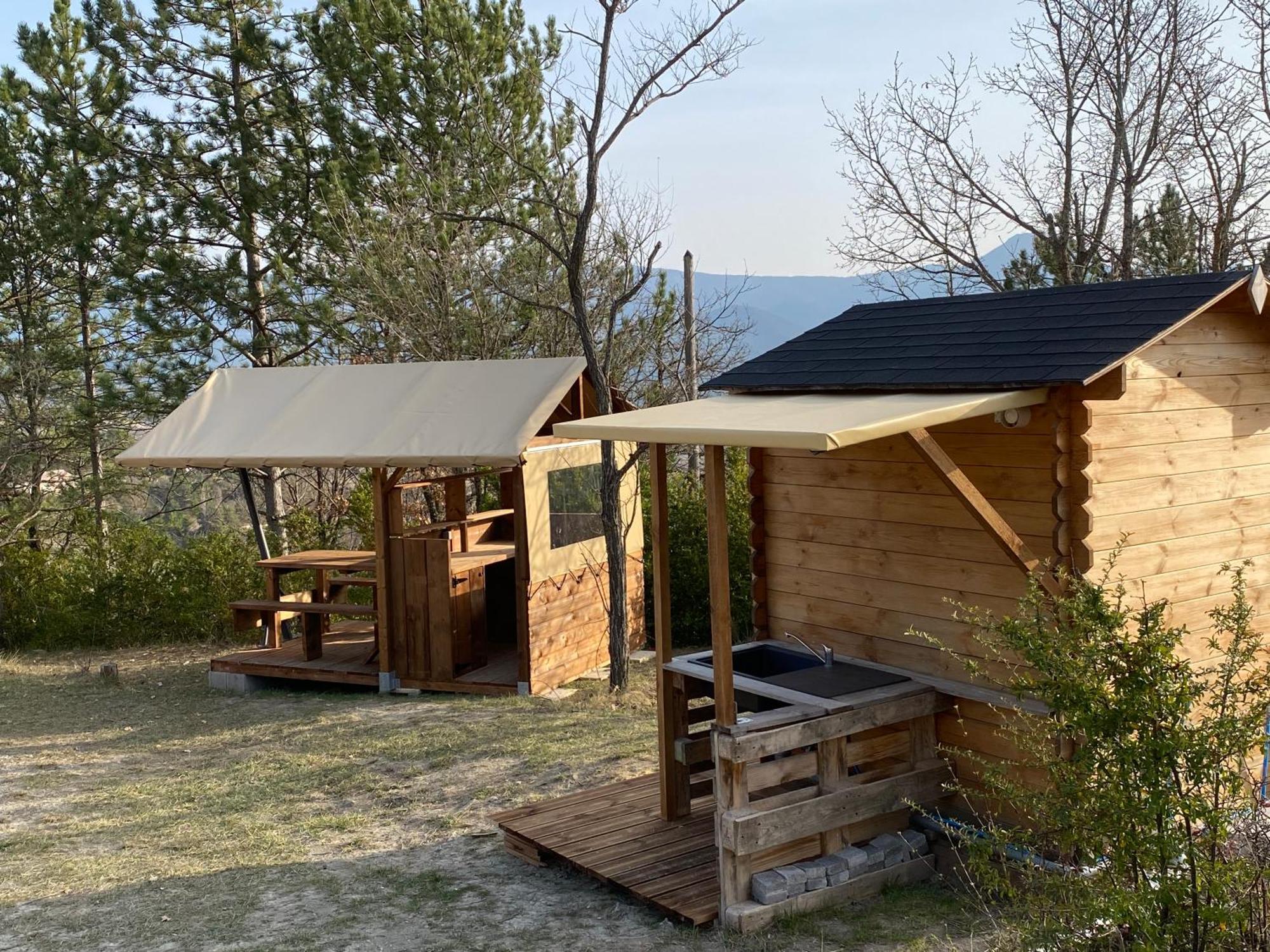 Camping Les Hauts De Rosans Exteriér fotografie